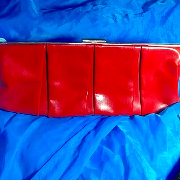 Red clutch purse - Picture 1 of 2